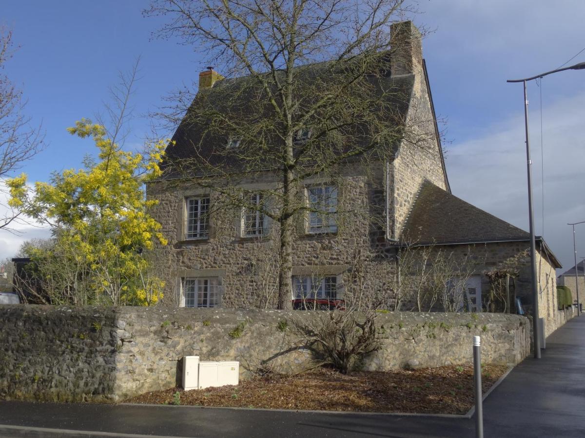 Bed and Breakfast Manoir De La Grand'Cour Soulgé-sur-ouette Zewnętrze zdjęcie